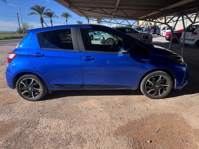 COMING SOON TOYOTA YARIS ADVANCE 1.5 HYBRID AUTO SPANISH LHD IN SPAIN 35000 MILES 2017